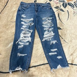 NWOT! AE Stretch Ripped Mom Jeans 10 Short